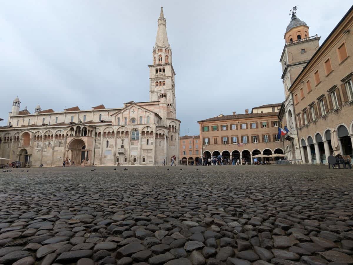 Kathedrale San Geminiano – romanische Schlichtheit und Würde