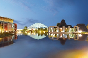 [title] - In Europas größter Thermen-Welt, der Therme Erding, erwartet Besucher eine außergewöhnliche Vielfalt an Wellness-Attraktionen, Spa-Angeboten und Sauna-Erlebnissen